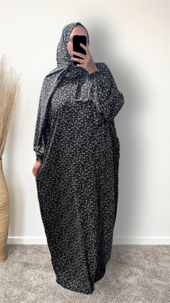 Bescheidene Gebetsabaya mit Hijab | Midnight Blossom
