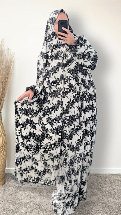 Modest Prayer Abaya With Hijab | Black Lilies