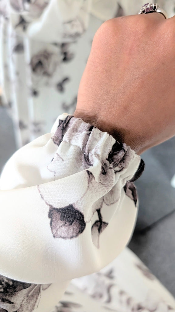 Modest Prayer Abaya With Hijab | White & Brown Rose