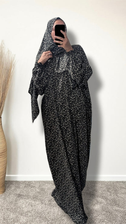 Abaya de prière modeste avec hijab | Midnight Blossom