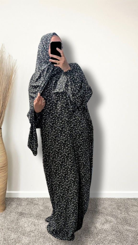Abaya de prière modeste avec hijab | Midnight Blossom