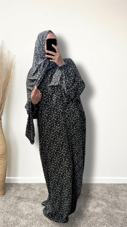 Abaya de prière modeste avec hijab | Midnight Blossom
