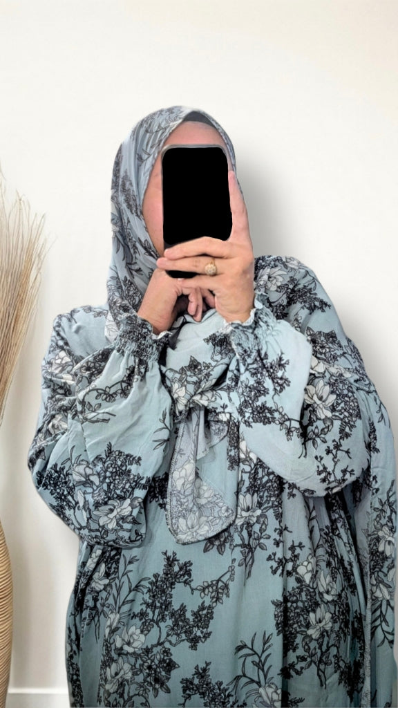 Abaya de prière modeste avec hijab | Bleu pâle fleuri