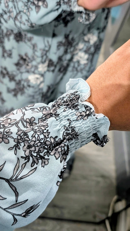 Abaya de prière modeste avec hijab | Bleu pâle fleuri