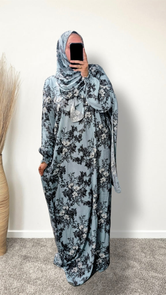 Abaya de prière modeste avec hijab | Bleu pâle fleuri